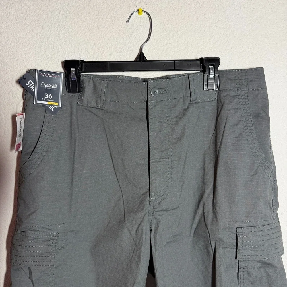 Roundtree & Yorke Cargo Shorts Mens 36 Gray Pockets Casual Outdoor 13